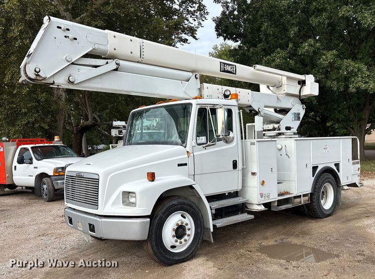 2001 Freightliner FL70 bucket truck - EE4067