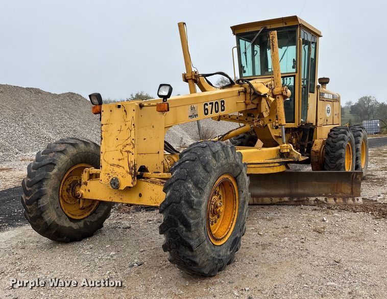1993 John Deere 670B motor grader - EJ7686