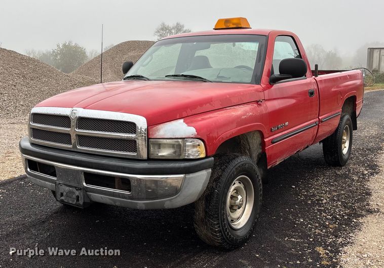 1998 Dodge Ram 1500 pickup truck - EJ7692