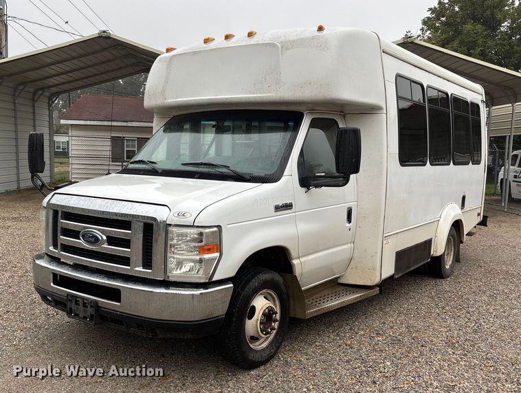 2014 Forest River E450 shuttle bus - EJ7697