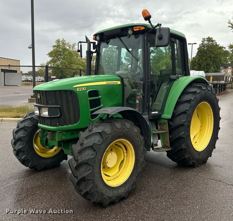 2009 John Deere 6230 MFWD tractor - EL0027