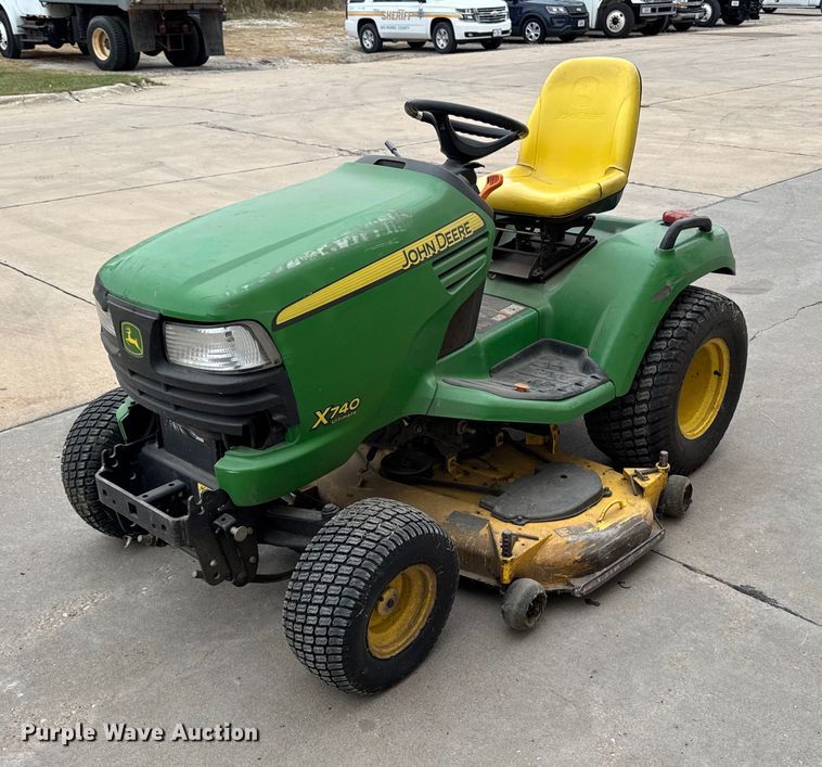 John Deere X740 lawn mower - EM2403