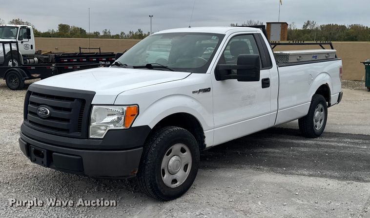 2009 Ford F150 pickup truck - EM2408