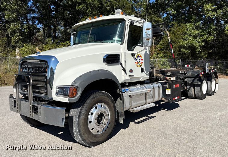 2025 Mack Granite roll-off container truck - EM6124