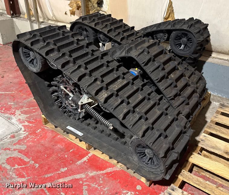 Tires and tracks - EN0536