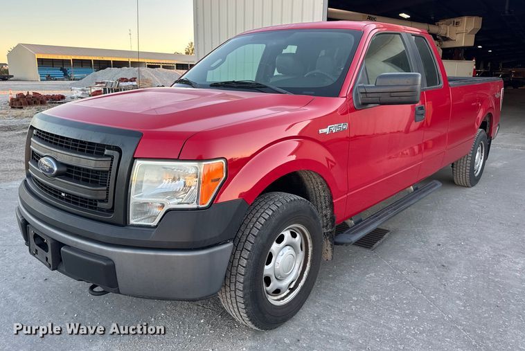 2013 Ford F150 XL SuperCab pickup truck - EN0571