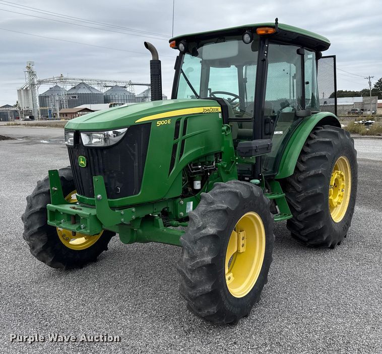 2014 John Deere 5100E MFWD tractor - EP0709