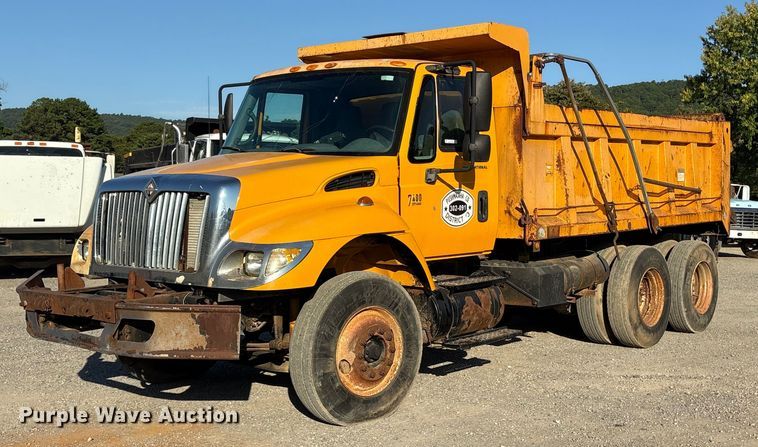 2004 International 7400 dump truck - ET7106