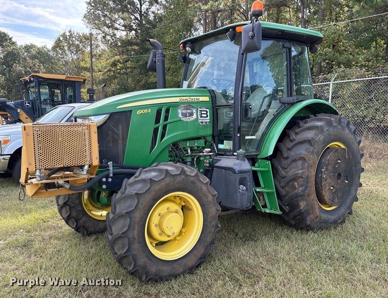2017 John Deere 6105E MFWD tractor - ET7190