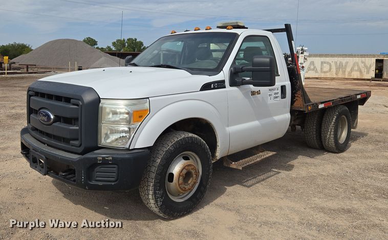 2012 Ford F350 Super Duty  flatbed pickup truck - EU3873