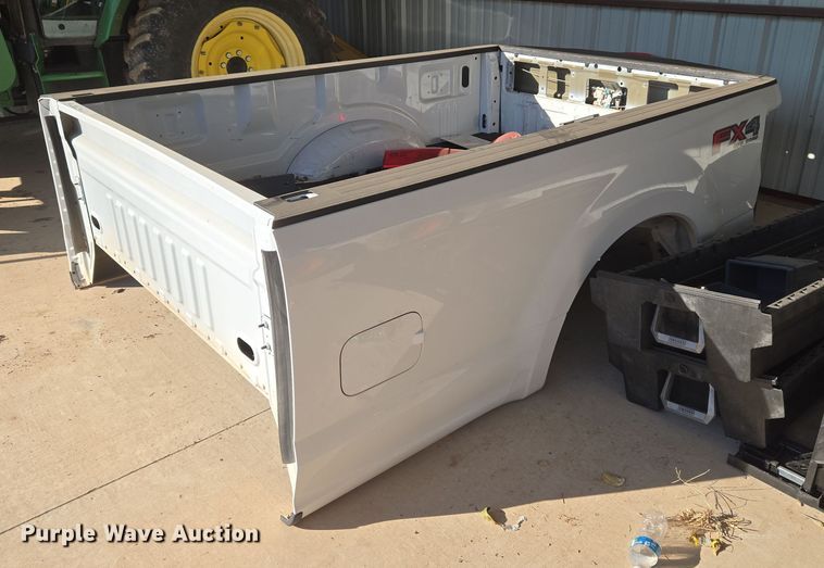 Ford pickup truck bed - EU3913