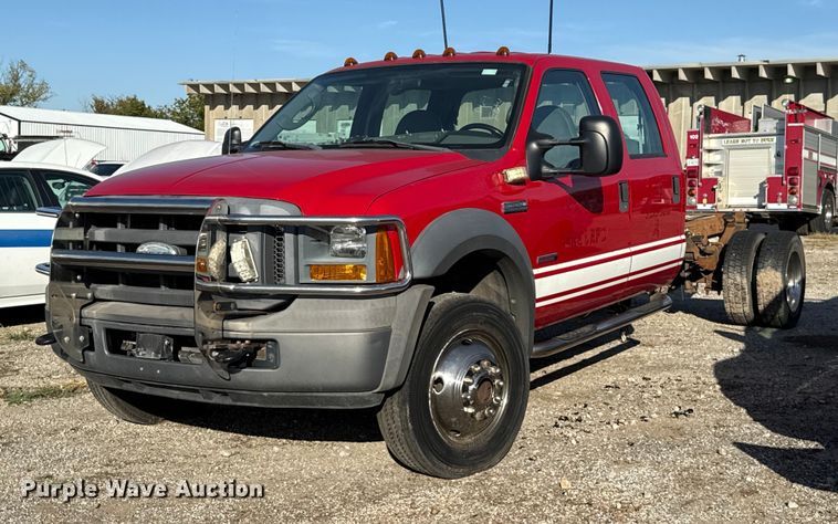 2005 Ford F550 truck cab and chassis - EU5102