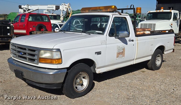 1994 Ford F150 pickup truck - EU5122