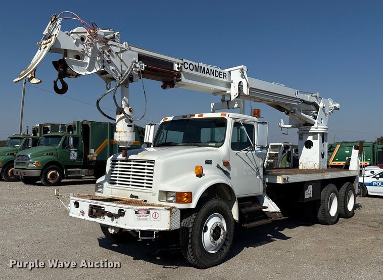 1995 International 4900 digger derrick truck - EU5137