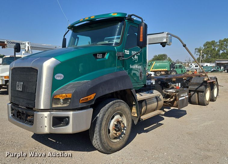 2016 Caterpillar CF7AA roll-off container truck - EU5143