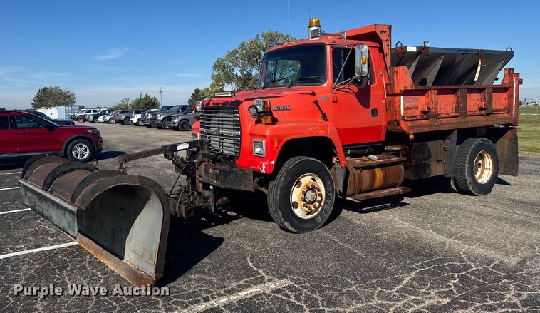 1995 Ford L8000 dump truck - EU6105