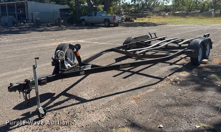 2009 B&M Manufacturing Seaark boat trailer - EU6108