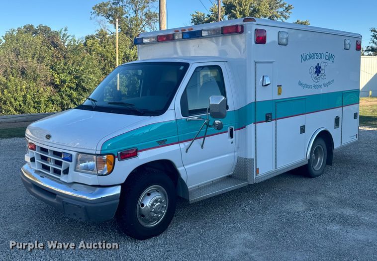 2000 Ford E350 ambulance - EU6142