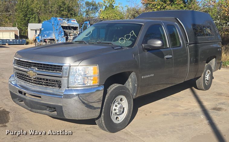 2008 Chevrolet 2500 Ext. Cab pickup truck - EV5400