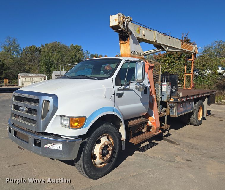 2007 Ford F750 crane truck - EV5404