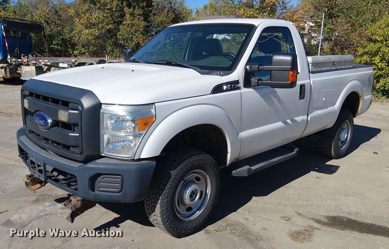 2015 Ford F350 pickup truck - EV5413