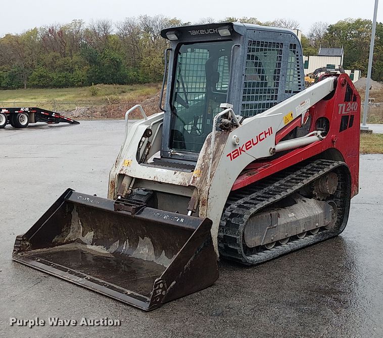2011 Takeuchi TL240 tracked skid steer loader - FB4488