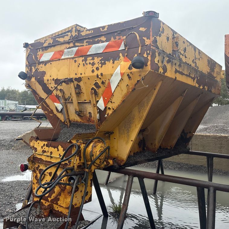 Henderson FSH9 spreader - FI0021