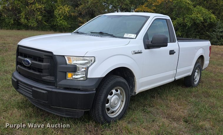 2015 Ford F150 XL pickup truck - FI0560