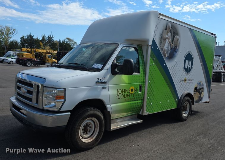 2014 Ford E350 Super Duty  delivery van - FI0571