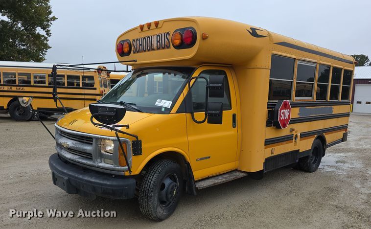 2002 Chevrolet Express G3500 school bus - FI0611