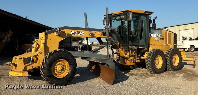2009 John Deere 670G motor grader - IE9238