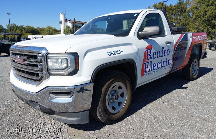 2018 GMC Sierra 1500 pickup truck - DJ7888