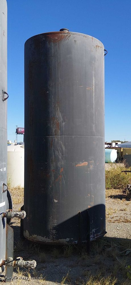 2,500 gallon tank - DJ7901