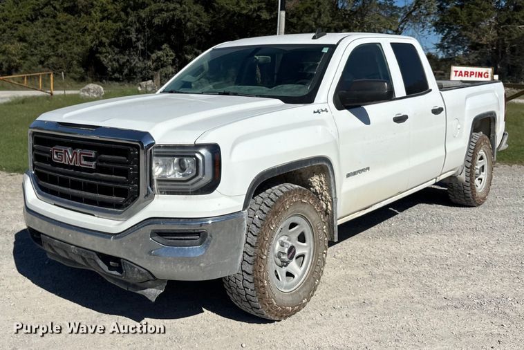 2019 GMC Sierra 1500 Ext. Cab pickup truck - DU1410