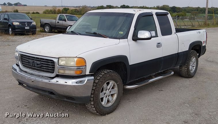 2001 GMC Sierra 1500 Ext. Cab pickup truck - DU3623
