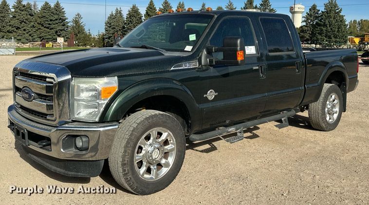 2015 Ford F350 Super Duty Crew Cab pickup truck - DW4269