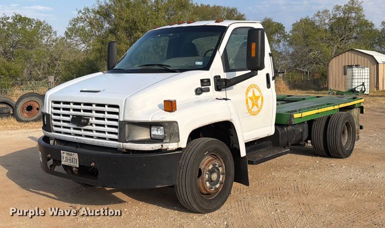 2003 Chevrolet C4500 flatbed truck - DX5848