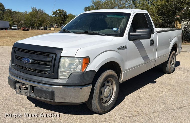 2014 Ford F150 pickup truck - DX5870