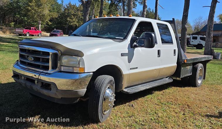2002 Ford F450 Crew Cab flatbed truck - DZ6474