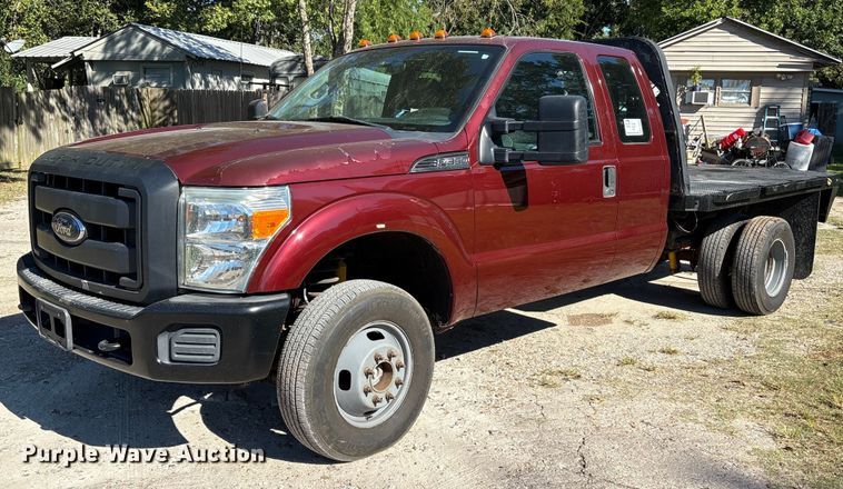 2012 Ford F350 Super Duty SuperCab flatbed pickup truck - EA6989
