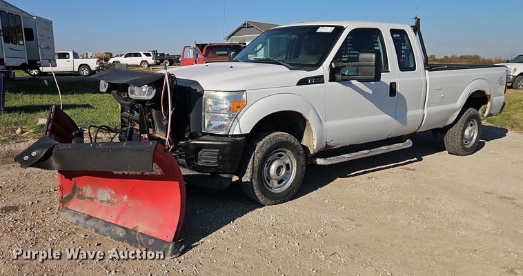 2014 Ford F250 Super Duty Ext. Cab pickup truck - EB8392