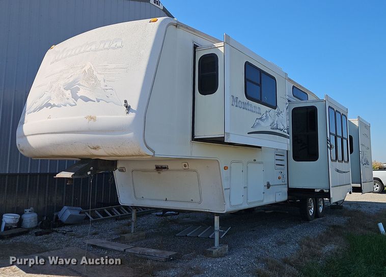 2005 Montana camper - EB8395