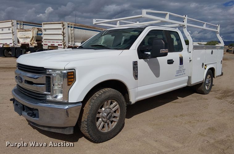 2018 Ford F250 Super Duty SuperCab utility bed pickup truck - EC1234
