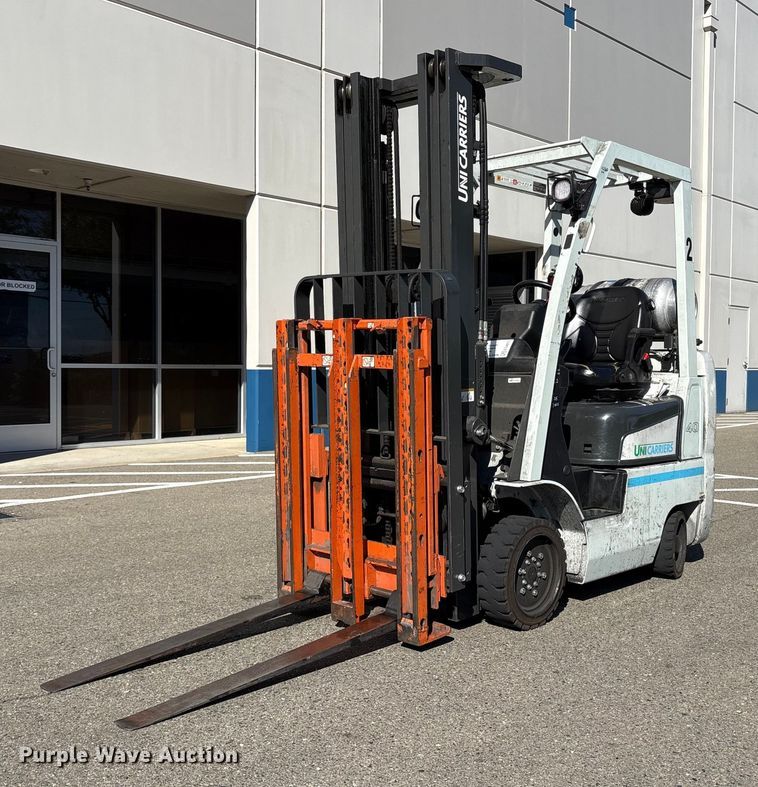 2017 UniCarriers CFS40 forklift - EC8073