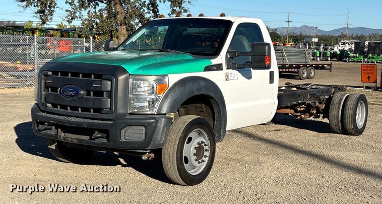 2015 Ford F450 truck cab and chassis - EC8076