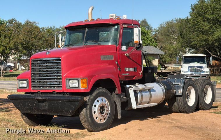 2012 Mack CHU613 semi truck - ED5938