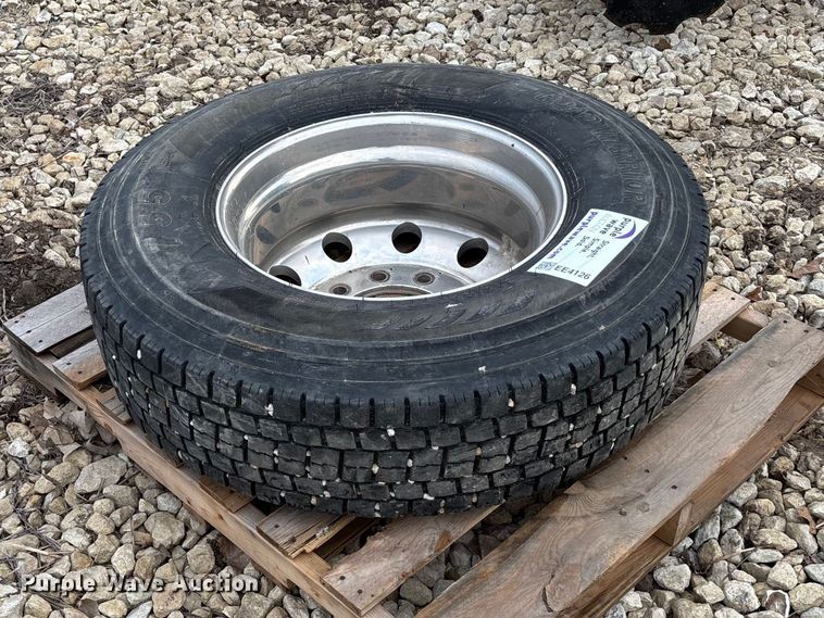 Tire and wheel - EE4126