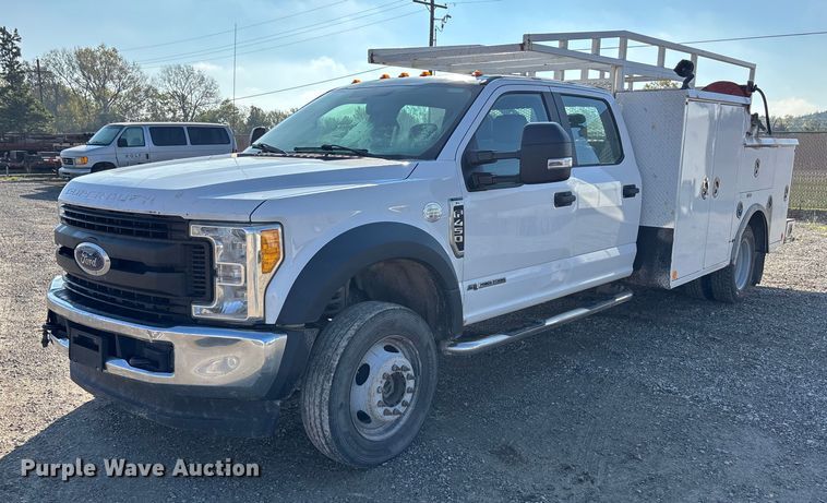 2017 Ford F450 Super Duty Crew Cab utility / service truck - EE4324