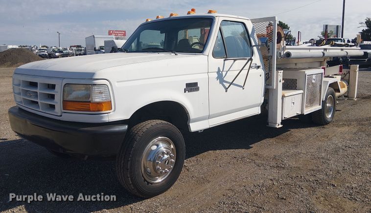1997 Ford F Super Duty scissor lift truck - EG1566