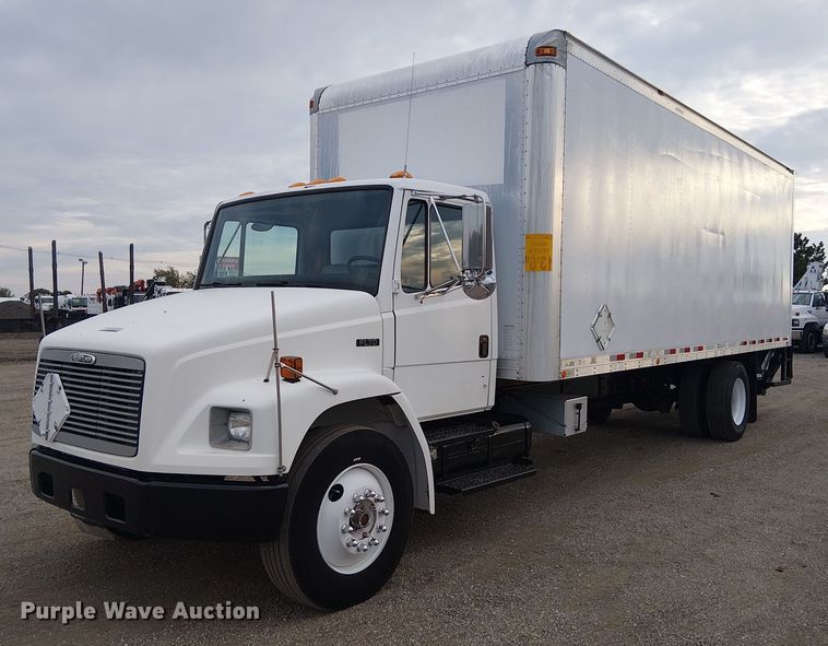 2002 Freightliner FL70 box truck - EG8250